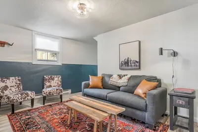 Pikes Divine! Apartment w Bbq & Fire Pit