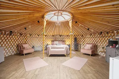 Image de Bollinger Luxury Heated Yurt with Private Hot Tub