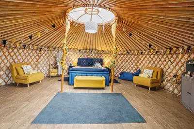 Image de Perignon Luxury Heated Yurt with Private Hot Tub