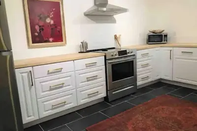 Image de Modern spacious hidden gem close 2 ❤️ of Dt Casper