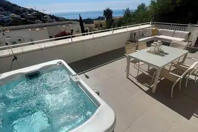 Image de Casa del Sol and Jacuzzi with sea views in Altea