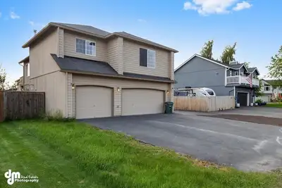 Image de 4 Bedroom 3 Bathroom Home Near Golf Course and Zoo