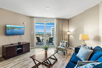 Image de 🌴Palms #11007 | Near Beach | Resort Lagoon Pool+New Floors