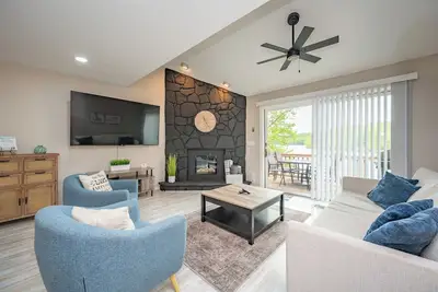 Image de Cozy Dog Friendly Retreat w/ Hot Tub & Views