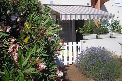 Image de Cap d'Agde! Beau studio climatisé, accès direct plage 30m! patio, wifi, Barbecue!