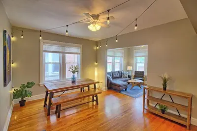 Image de Almond Blossoms at Tg Park | Fenced Backyard+W/D