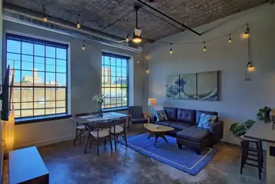 Image de Chic Ultramodern Loft Suite w/ Designer Features