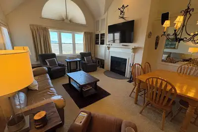Image de Ski In/Ski Out Winterplace 2br+Loft W/Fireplace, Hot Tub and Pool Access