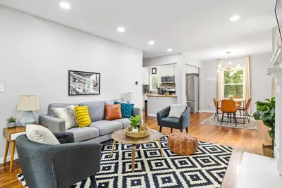 Image de Modern 3br 2ba: Newly Renovated & Prime Location!