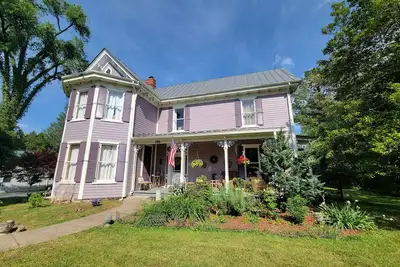 Image de Elegant 3 bdr/3 bath home in the village of Little Washington! Gourmet kitchen!