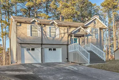 Spacious and Modern 18 min from Stone Mountain
