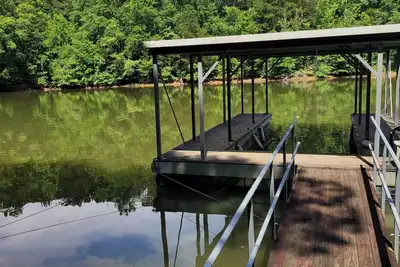 Image de Fish or Relax at \"The Oar House\" on W. P. Lake\n