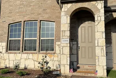 Image de Brand new charming 2 bedroom Townhouse get away