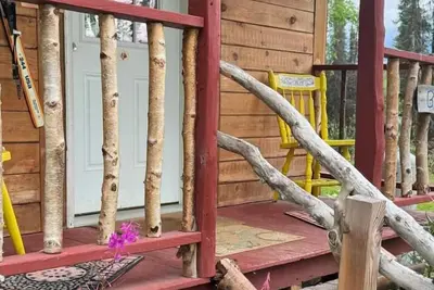 Image de World Famous Alaska Little Bear Cabin Talkeetna, Alaska