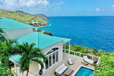 Image de St. Thomas' Newest Luxury 5 Bedroom Villa with Full Ocean Views