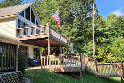 Image de Lake Tuscaloosa Home w\/ Amazing Views! Treasure Island Getaway