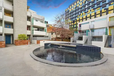 Image de King Bed Living in Heart of the Cbd, With Parking