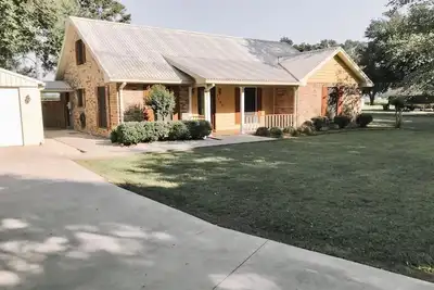 Image de In the heart of Cajun country! Entire home with pool.