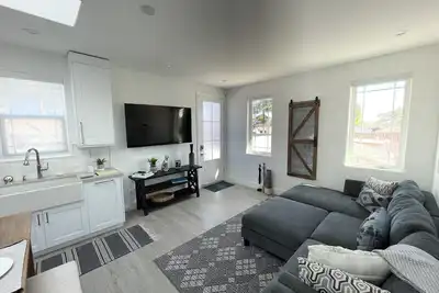Casa de Orchard, 1br/1ba Guest House in Point Loma