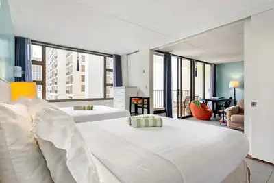 Image de 1 Bedroom Condo, 2 Queen Beds, Full kitchen & Free Parking