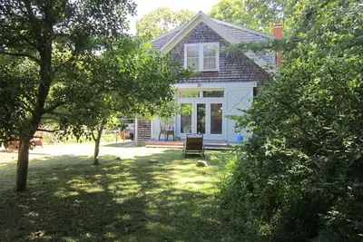 Image de Paisible Scenic Retreat Up-île avec plage privée Vignoble de Martha