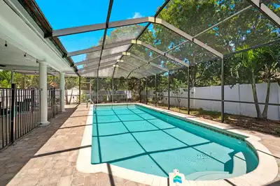 Image de Family Friendly Pool House near Beach