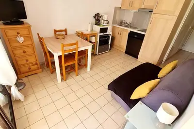 Image de Charmant T3 climatisé avec parking, piscine, tennis, à 200m des plages et commerces