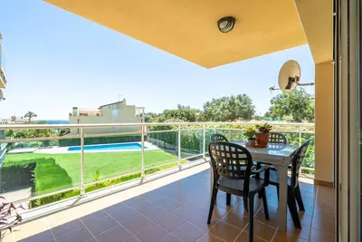 Image de Appartement avec terrasse et piscine 100m plage