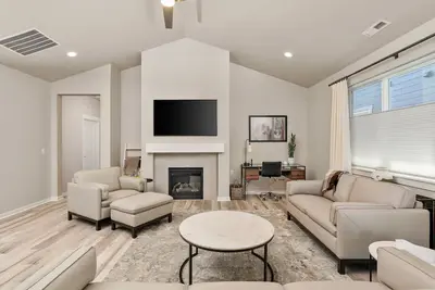 Image de Splendid Single Level Home, Private Patio & Fire-Table, Shared Pool, Hot Tub, Gym Walk 2 Golf Course