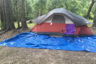 Image de Primitive tent camping in Robert La Cd