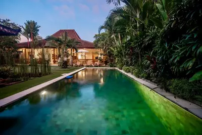 Image de Jardin Luxueux et Gazebo Villa moderne