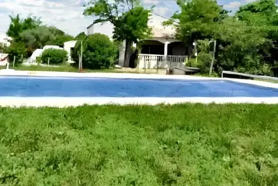 Image de Homerez - Villa spacieuse à Aimargues avec piscine privée