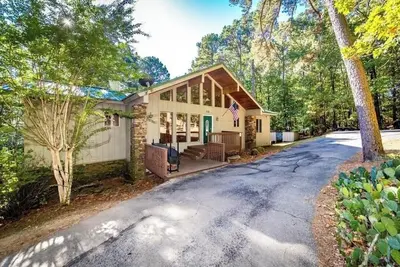 Image de Luxury Family Lakefront Home on Greers Ferry Lake & at Tannenbaum Golf Course