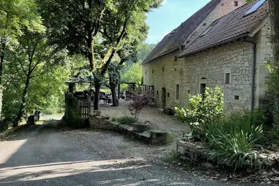 Image de Belle longère proche du Célé, calme et fraicheur. Amis et famille (8 à 12 pers)