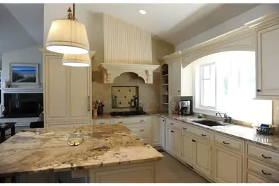 Image de Lake Charlevoix Luxury Home; A Boat and Lake Lover’s Paradise on the Narrows