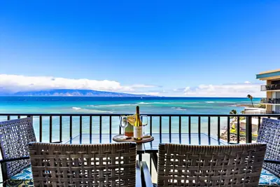 Image de Stunning 2-bd corner condo with Hawaiian decor