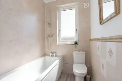 Image de Spacious 3 bed flat near Edinburgh with free parking!