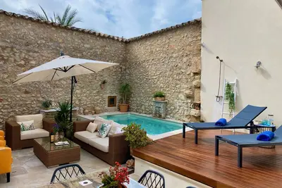 Townhouse Set Corbates in Maria de la Salut