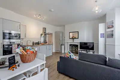 Image de Dizzy Lows Modern 1 Bedroom Swanage Apartment with Bay Views