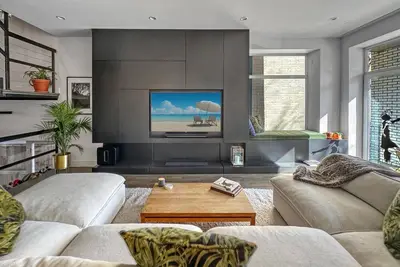 Image de Designer 5+ Bedroom Indoor Outdoor Living Central Wicker Park! Family Discounts!