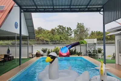 Image de Two Story With Guest Suite And Private Big 4x8 Salt Pool (water deep 0. 50-1. 50)