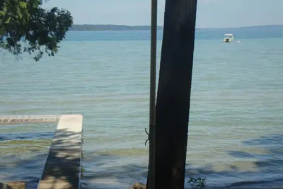 Image de Torch Lake Waterfront Home Available Aug 17-24 And Aug 24-31, 2024! !