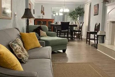 Image de Spacious Cozy Home 5bd/2bth Sleeps 11 Close To The Beaches