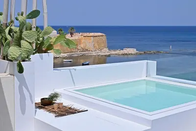 Image de Designer townhouse on beachfront in Trapani old town