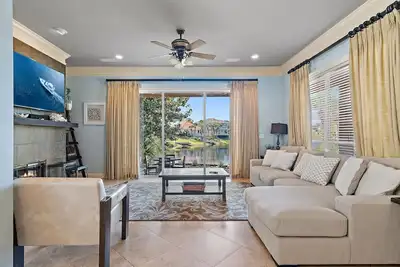Image de Ocean Pearl – Luxury Lakeview Home in Destiny West w/ Clubhouse & Pool Access