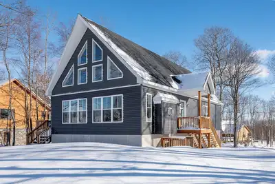 Image de New! Two Cones: Lake Area, Ski Area, Hot Tub, Pool Table, Fire Pit, Fireplace!