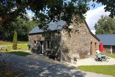 Image de cottage ancien au calme, à l'orée de la forêt, 3km Carhaix, 5 p, animaux acceptés