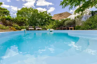 Image de Piscine privée, à pied des restaurants, du marché dans une ville historique