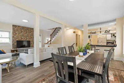 Image de 88 Boylston Street · Skyrise Two Stories - Centrally Located