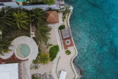 Image de Private Oceanfront Villa / Fully Staffed / daily cleaning and concierge.